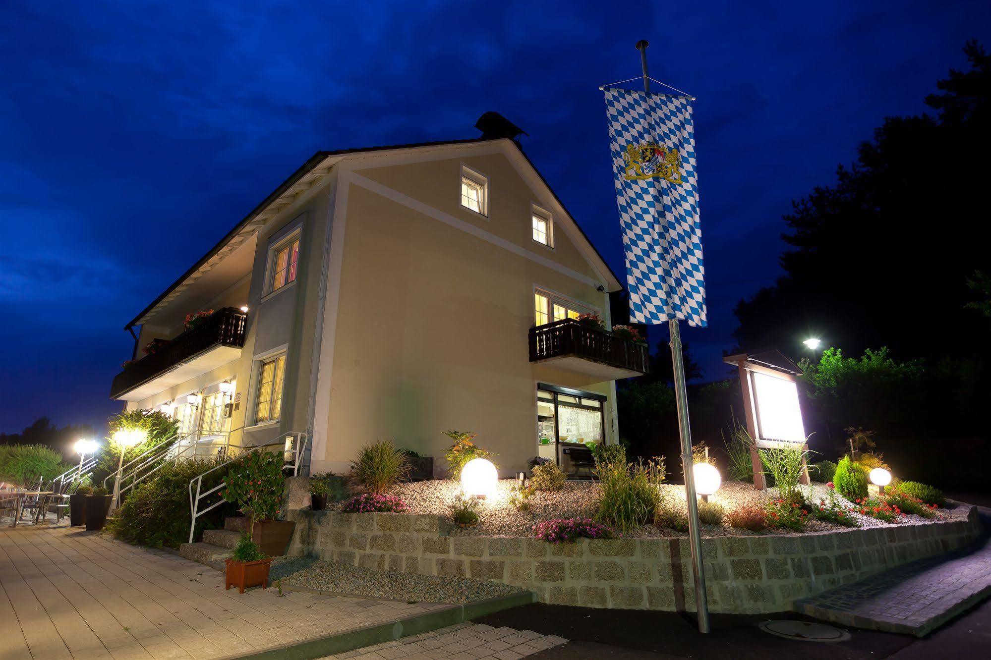 Landgasthof Am Sonnenhang Vohenstrauss Exterior photo